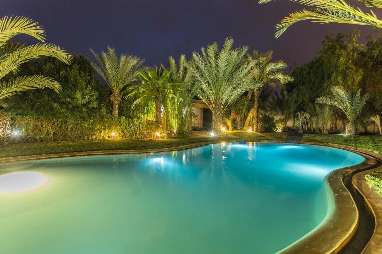 Quarto Triplo com Vista Piscina