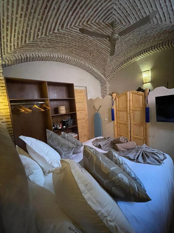 Quarto Deluxe (2 Adultos + 1 Criança)