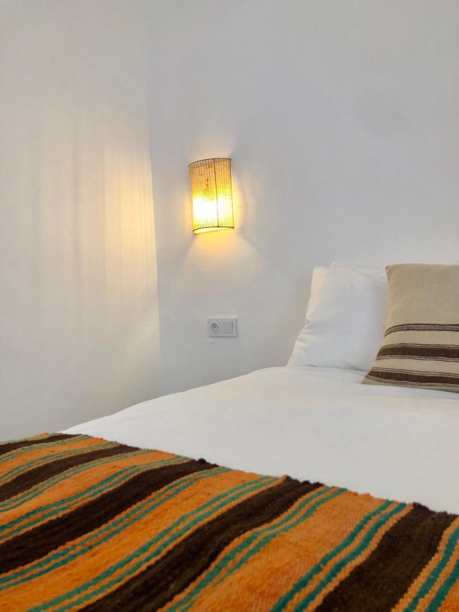 Quarto Deluxe (2 Adultos + 1 Criança)
