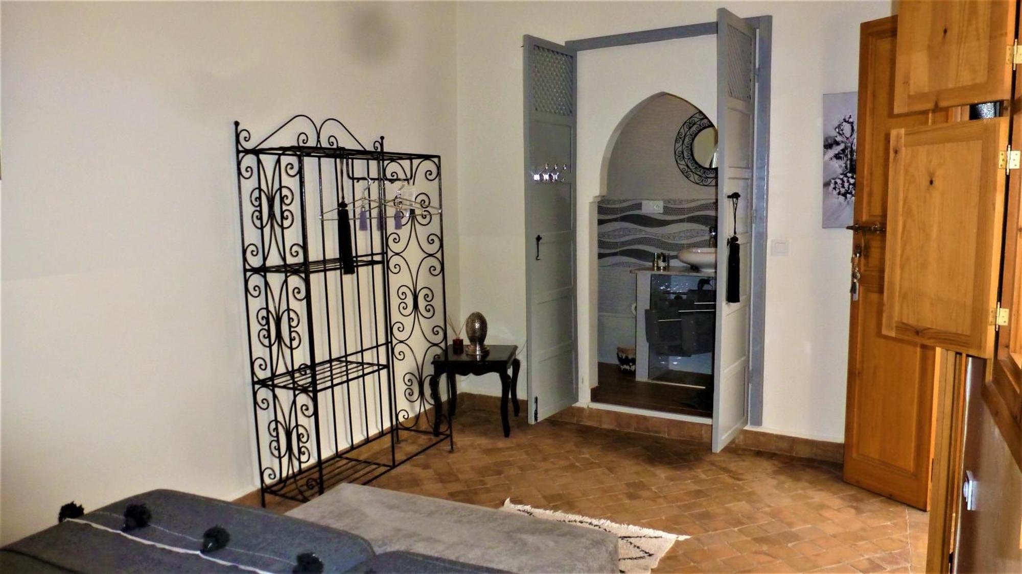Double or Twin Room Private Bathroom