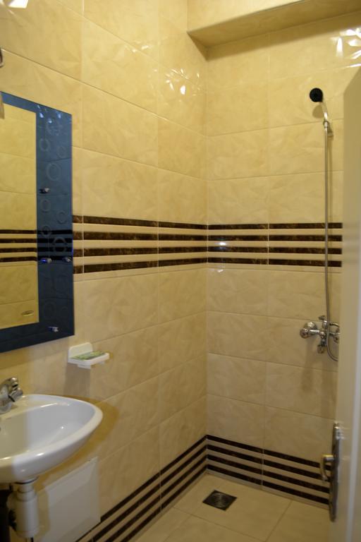 Quarto Individual com Casa de Banho Privativa