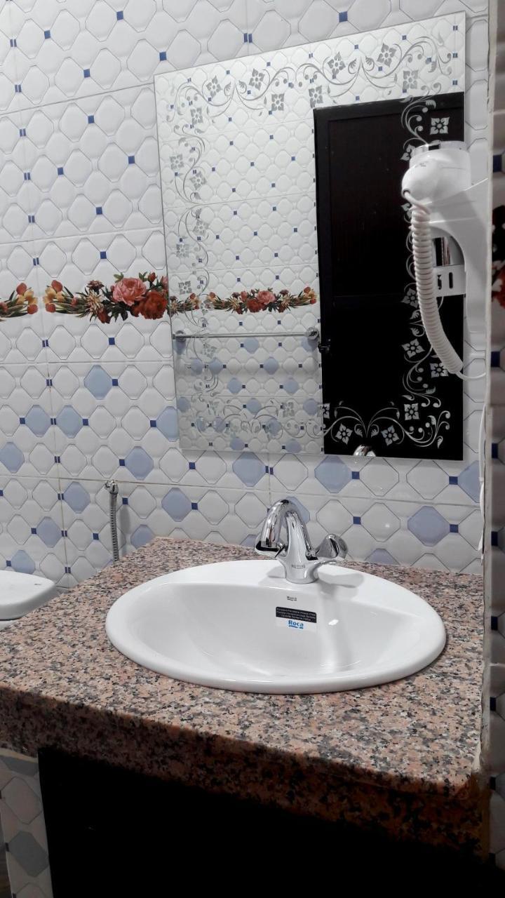 Apartamento com 2 Quartos e Varanda