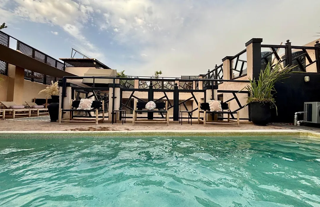 Riad Basidi Piscine Roof Top Chauffee En Hiver Et Rafraichie En Ete-1