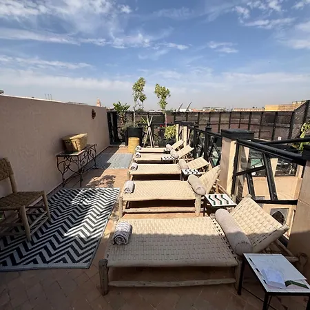 Riad Basidi Piscine Roof Top Chauffee En Hiver Et Rafraichie En Ete-2